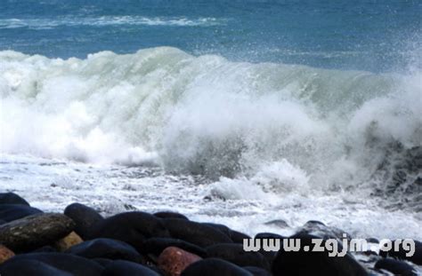 夢見大海浪|周公解夢夢見大海是什麼意思 做夢夢到大海代表什麼？好不好